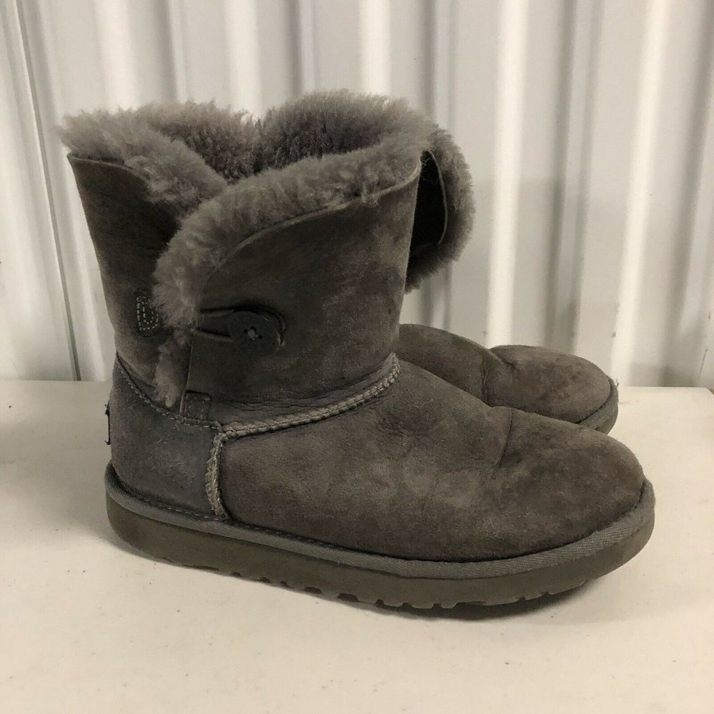 Ugg Australia Women’s Bailey Button Boots Gray 4